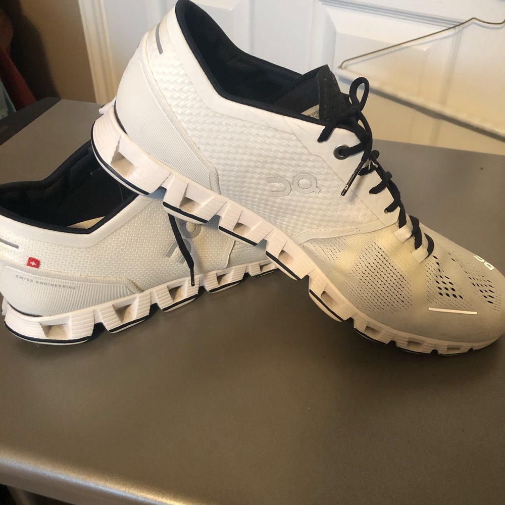 Men’s Running Shoe - Size 10M